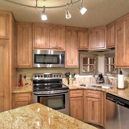 Red River Home With 2 Balconies - 1 Block To Main St Bagian luar foto